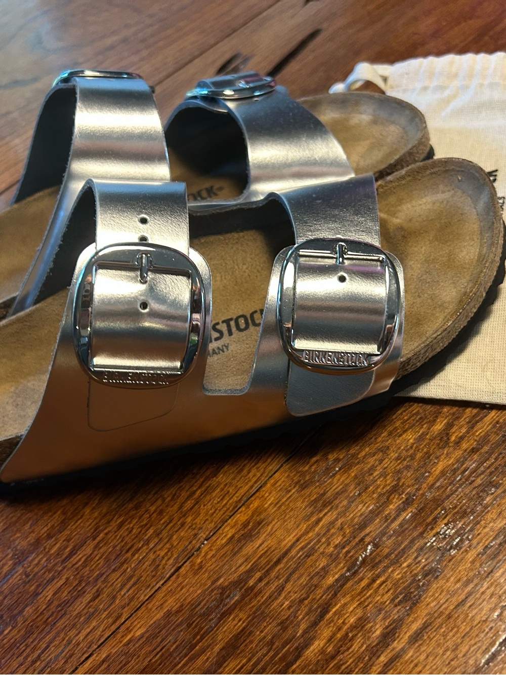 Accessories Subcategory Classification - Picture 2 of 8